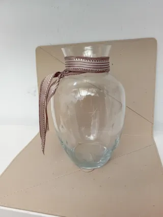 Jarrón de cristal decorado