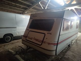 Caravana Master 490