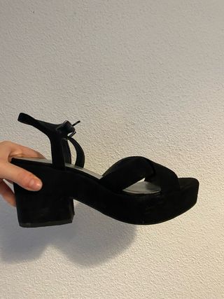 Sandalias de tacón negras