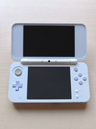 Nintendo 2DS XL Bianca e Viola
