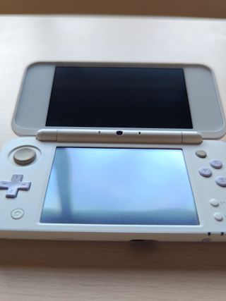 Nintendo 2DS XL Bianca e Viola
