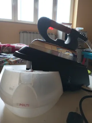 Ferro da stiro a vapore Polti Vaporella