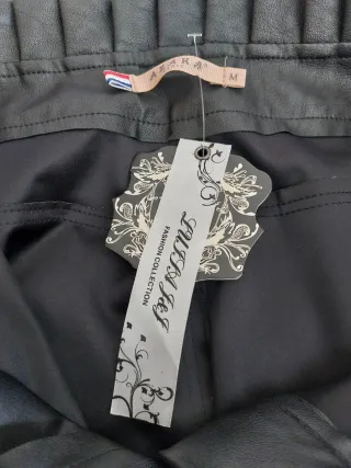 Falda cuero negra Talla M