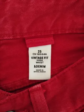 Pantalón vaquero rojo