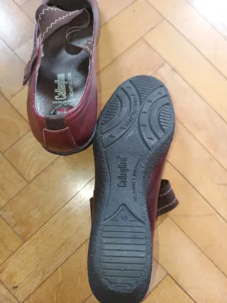 Zapatos Callagrip rojos cómodos
