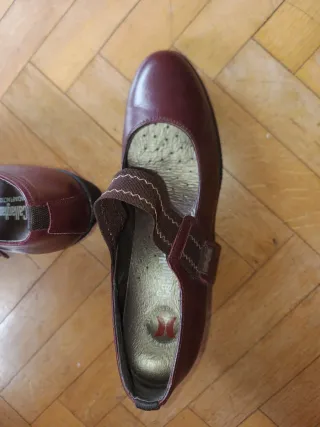 Zapatos Callagrip rojos cómodos