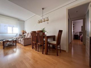 Lámpara de techo de 4 focos.