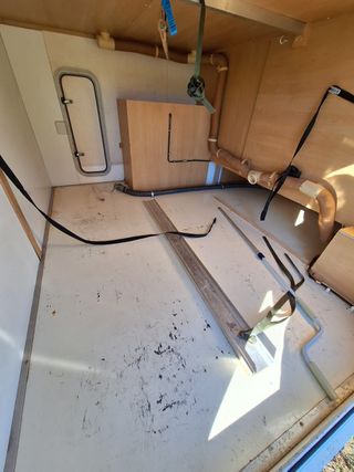 Autocaravana Capuchina Ford Transit 2000 125Cv