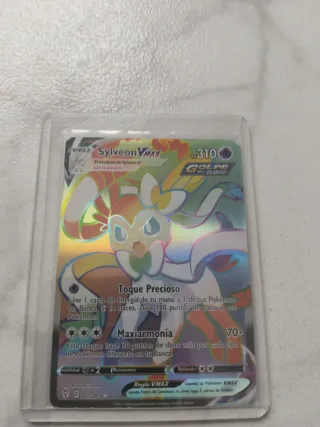 Sylveon VMAX 211/203 Carta Pokémon