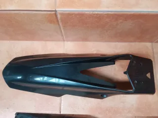 Guardabarros corto moto negro