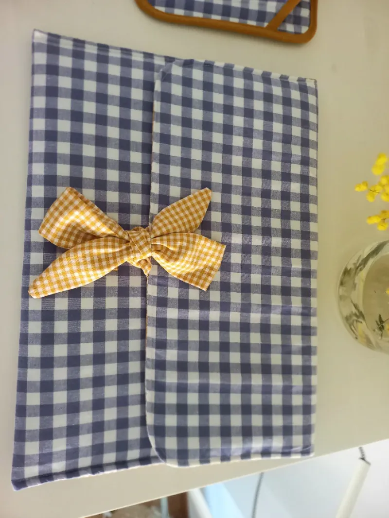 Funda tablet iPad cuadros vichy hecha a mano
