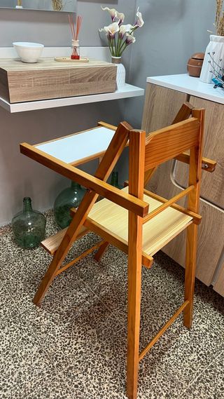 Trona de bebé estilo Montessori