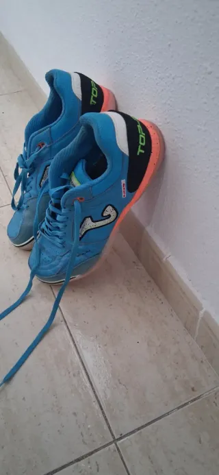 Zapatillas fútbol sala Joma azul/naranja