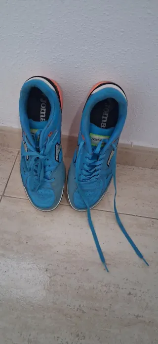 Zapatillas fútbol sala Joma azul/naranja