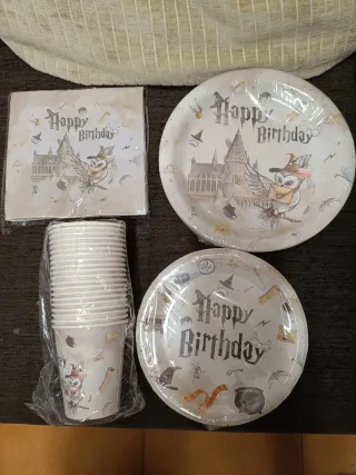 Platos, vasos y servilletas de cumpleaños