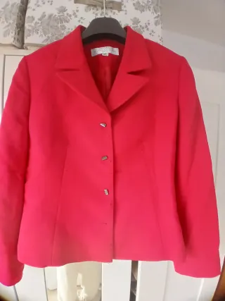 Blazer Rojo Tahari Talla M