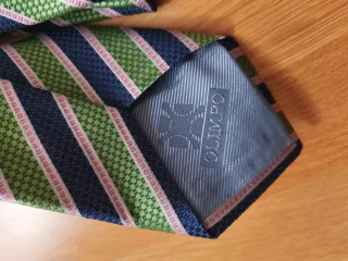 Corbatas distintas marcas