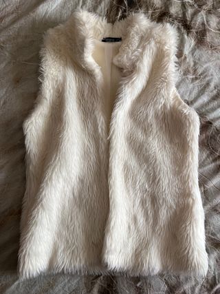 Chaleco de pelo blanco