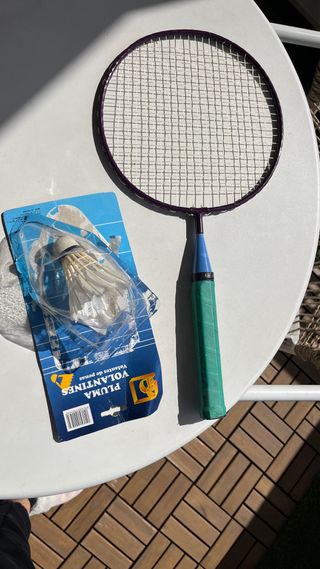 Raqueta y volante de bádminton