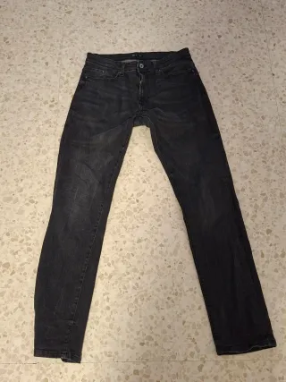 Pantalón vaquero negro