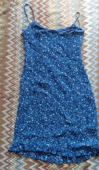 Vestido de verano floral azul