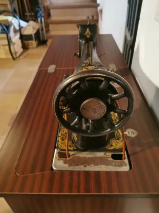 Máquina de coser Singer antigua