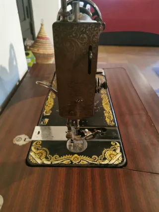 Máquina de coser Singer antigua
