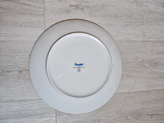 Piatto tondo Sanrio porcellana Hello Kitty