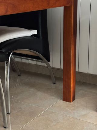 Juego comedor 4 sillas y mesa extensible