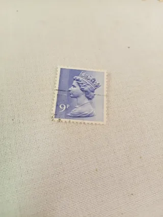 Francobollo 9p Regina Elisabetta