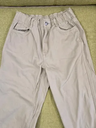 Pantalones rectos beige