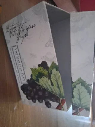 Scatola The Gardens Table