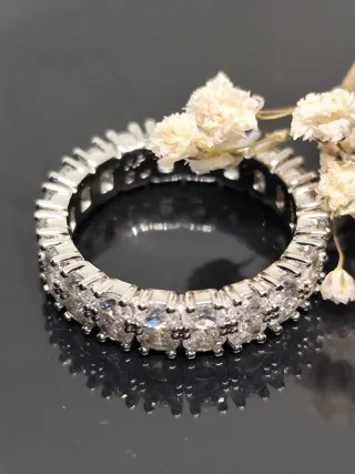 Anillo Oro Blanco Laminado con Circonitas