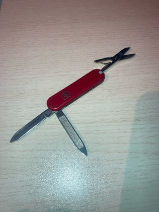 Navaja Suiza mini Multiuso Victorinox Roja