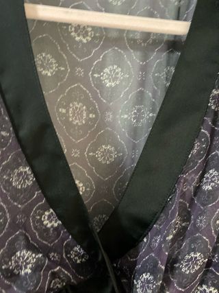 Blusa gasa semitransparente morada