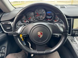 Porsche Panamera 3.6 V6 300cv • Techo • Suspensión