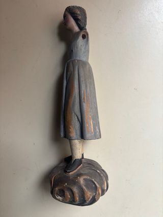 Antigua figura religiosa tallada