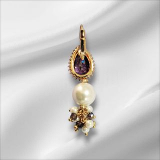 Orecchini pendenti con perle e cristalli viola