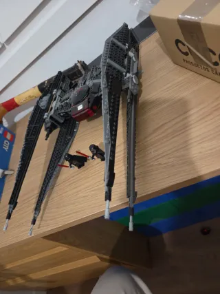 Lego Star Wars 75179 + 2 Figuras