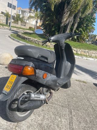 Zip 49cc Scooter Negra