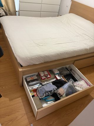 Cama Malm Ikea. Con 4 cajones. Precio negociable.