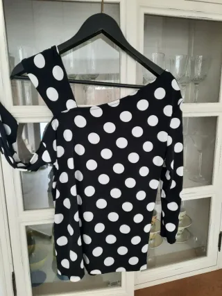 CAMISETA SFERA + PENDIENTES