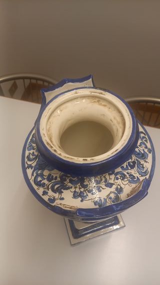 Vaso ceramica blu e bianco decorato