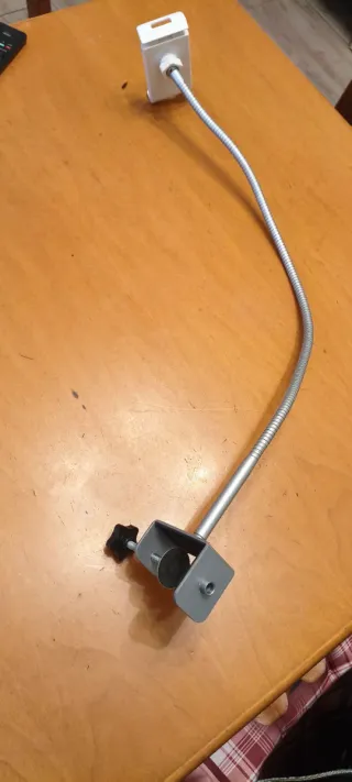 Supporto universale per tablet e smartphone