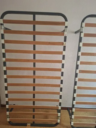 2 Somieres metálicos con lamas de madera