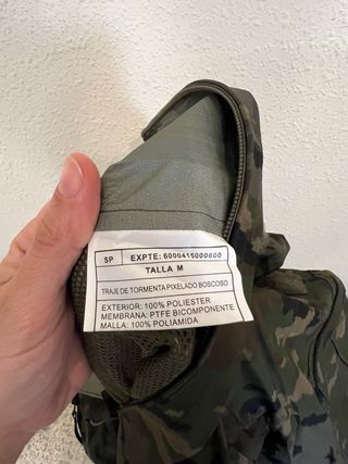 Traje de tormenta pixelado BOSCOSO