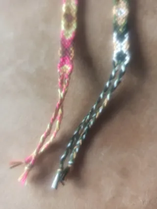 Braccialetti intessuti a mano