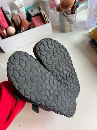 Sandalias negras de tiras