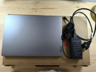 Portátil Lenovo Trabajo/Estudio