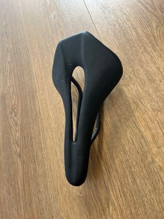 Sillín de carbono para bicicleta